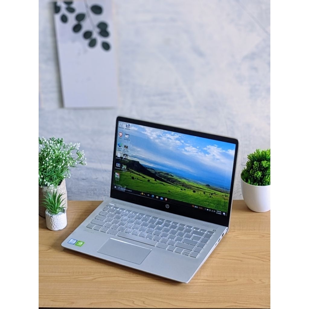 Hp Pavilion 14 i7 gen 8 ram 12gb nvidia 940mx 4gb