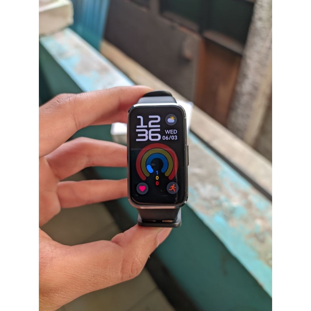 {SECOND} Huawei band 10 -free case pelindung- (Black) / smartwatch second / barang bekas