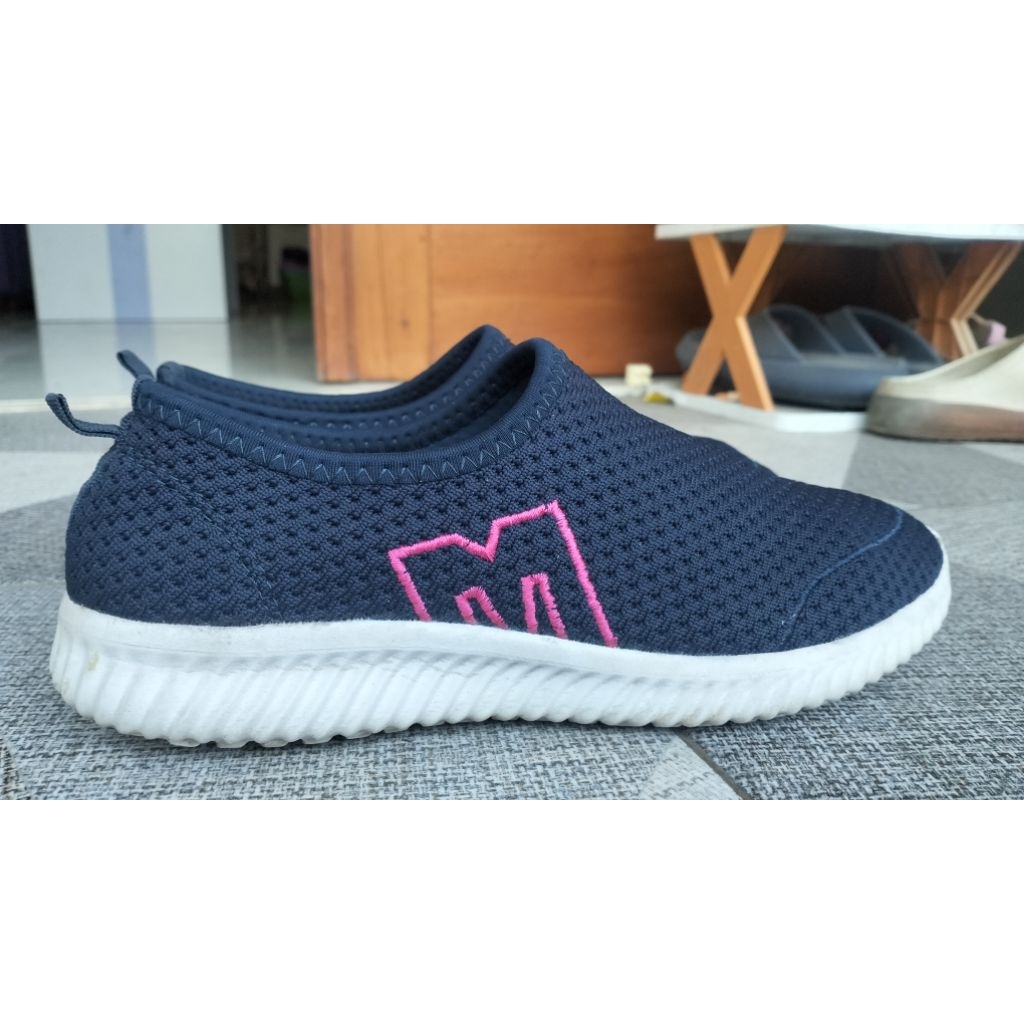 sepatu cewek slip on polos 38 second