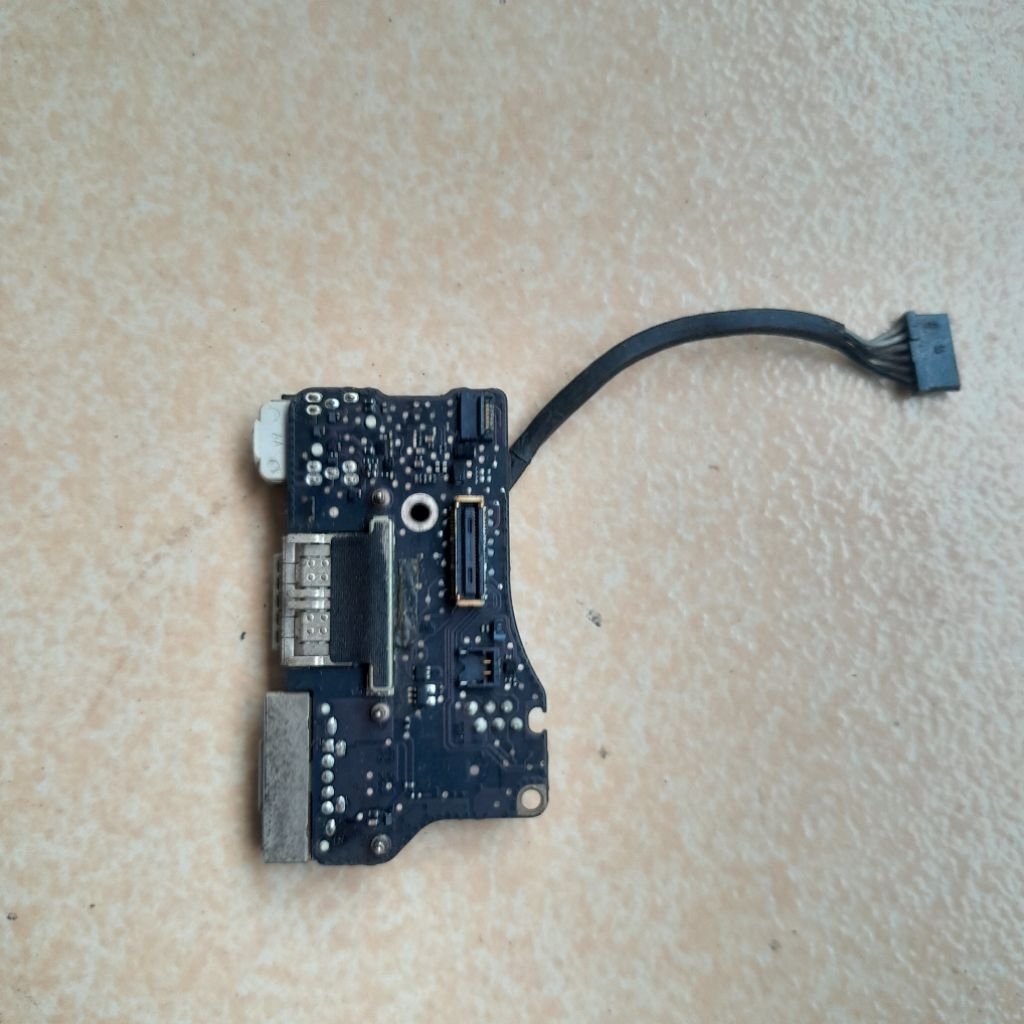 Dc in Audio Board i/o board Macbook air 2013 s/d 2017 A1466 original