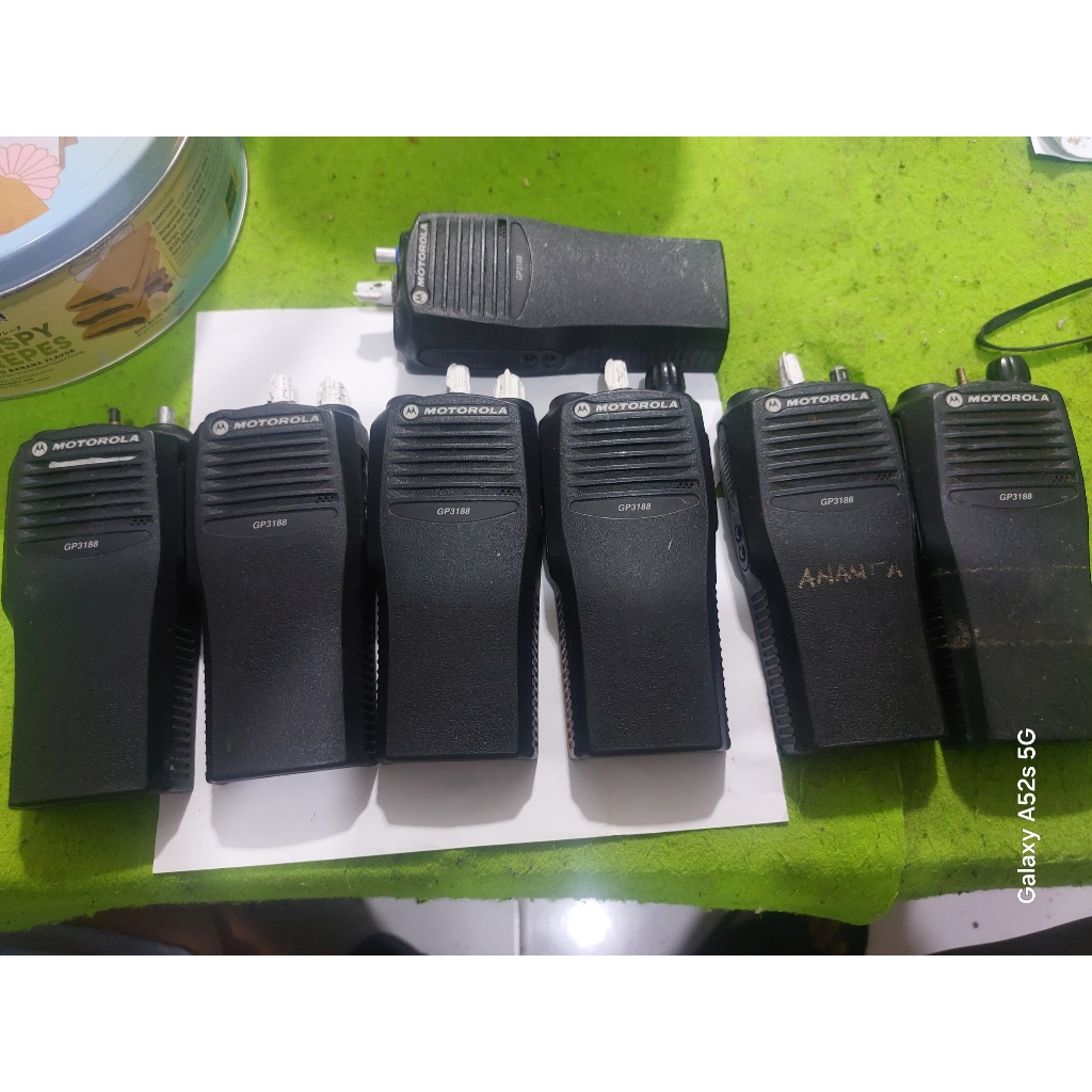 MESIN SAJA MOTOROLA GP3188 UHF NORMAL UNIT HT MOTOROLA GP 3188 BAGUS BUAT MINI REPEATER