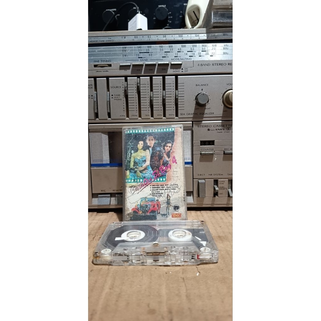 kaset pita catatan si boy 4