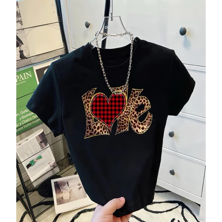 CROP TOP WANITA MOTIF TULISAN LOVE MERAH/KAOS CROP TOP WANITA RIB KENIT MOTIF TULISAN LOVE MERAH
