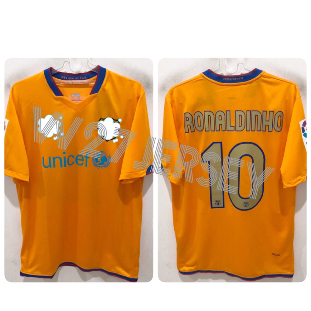JERSEY RETRO - BARCELONA AWAY 2006-2007 name player Ronaldinho + Patch La Liga