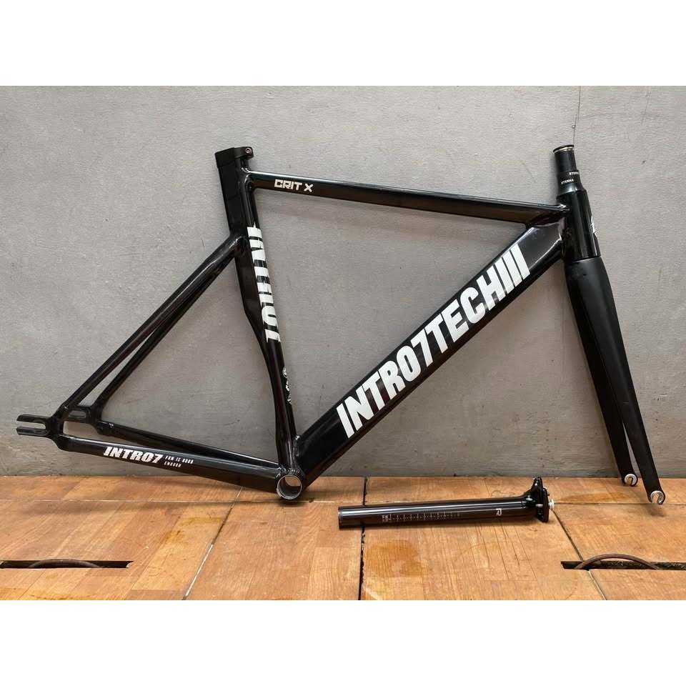 Frameset Intro7 Crit X size 52, fork tapered full carbon include seatpost aero, headset & seatclamp 