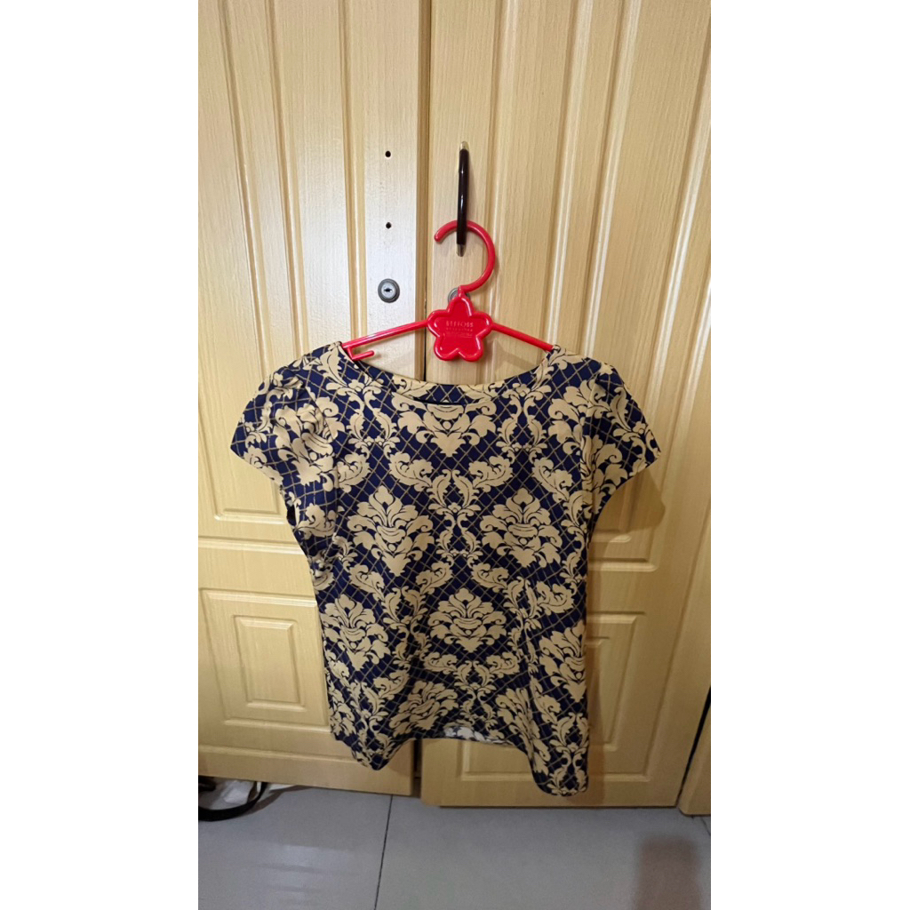 Preloved Bouse Neu’mor