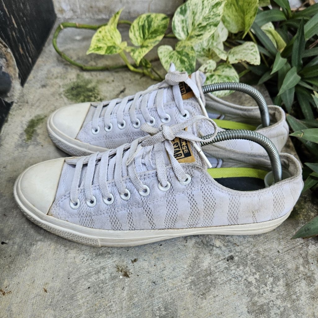 sepatu sneakers second converse size 42(27cm)