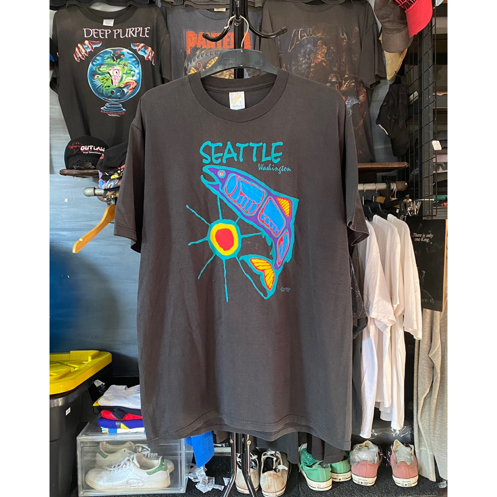 Kaos 90’s Vintage Seattle Washington Art Fish Good Faded jerzees second bekas