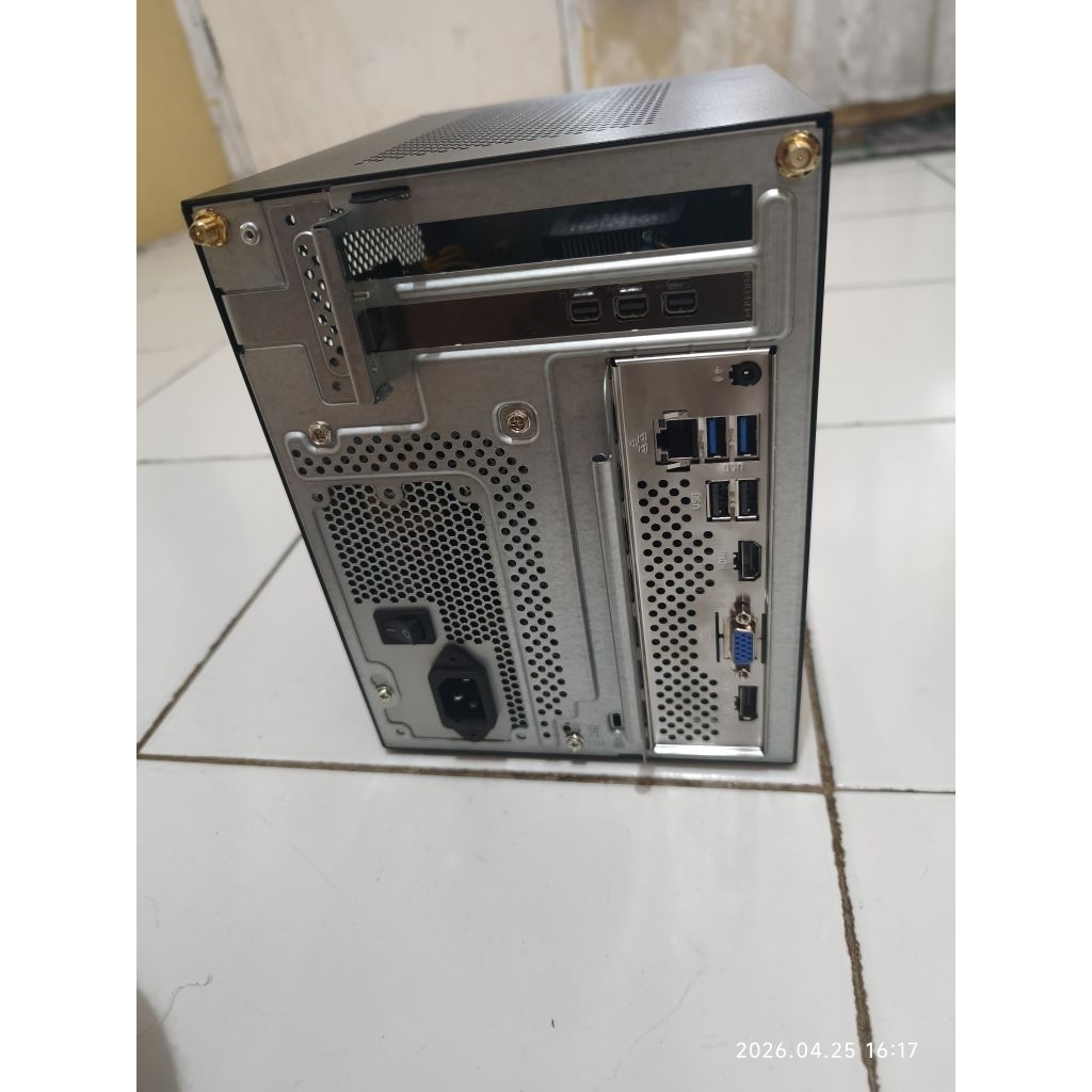 ASRock Deskmeet X300 Ryzen 4500 16GB/512GB QUADRO P400 2GB