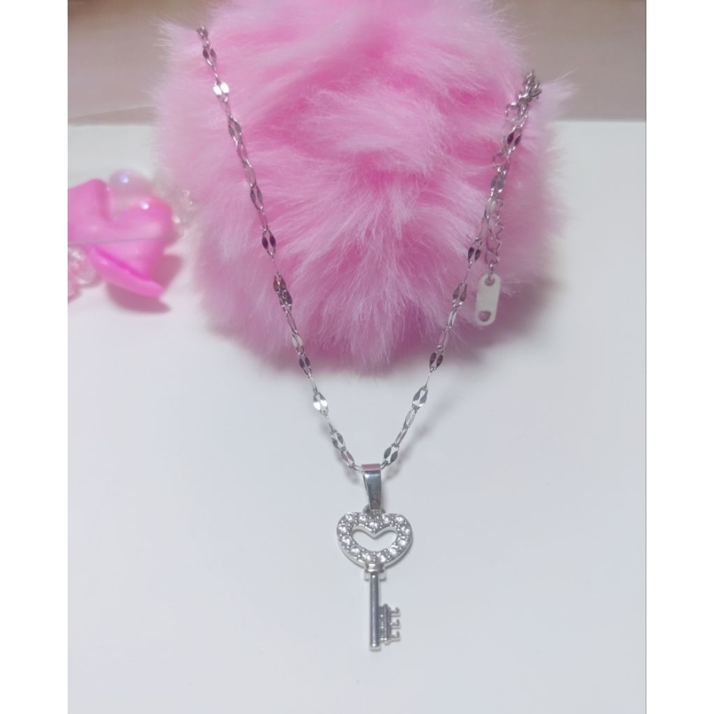 Kalung Liontin Kunci Titanium Silver