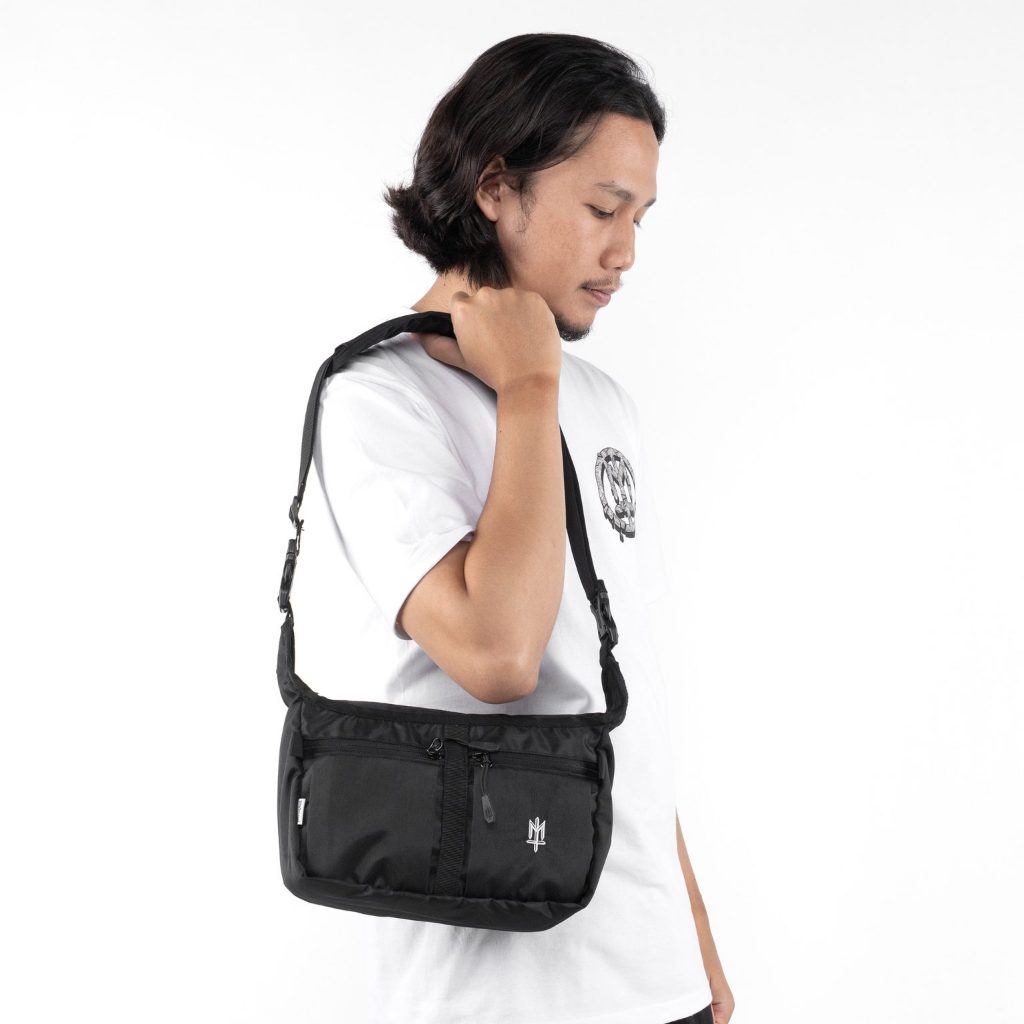 TORIA Clandestine MATERNAL DISASTER SHOULDER SLING BAG TAS SELEMPANG & BAHU PRIA ORIGINAL