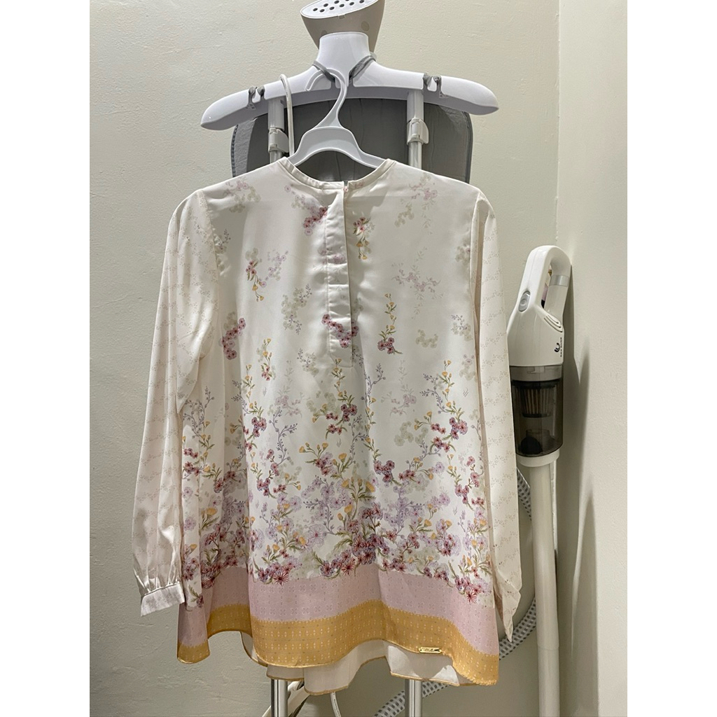 Preloved Blouse by Muda Official