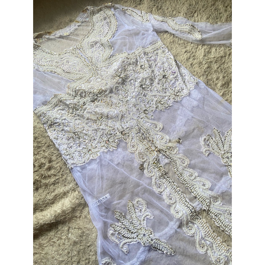 KEBAYA PAYET PUTIH