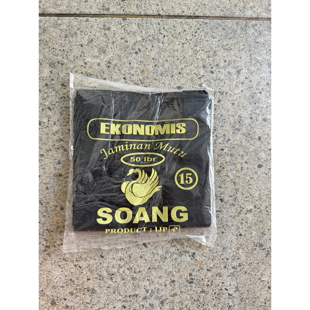 kantong kresek hitam ekonomis soang isi 50 lembar uk 15,24,28,35,40