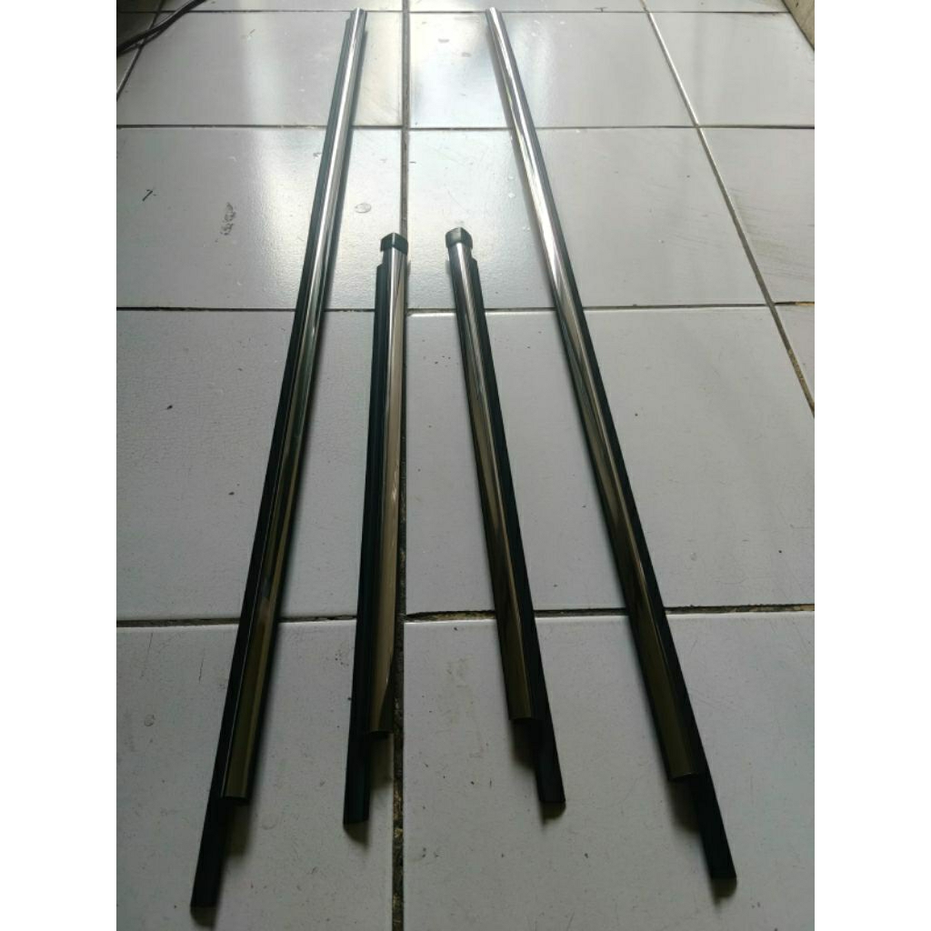weather strip pelipit kaca luar Nissan Terrano crome