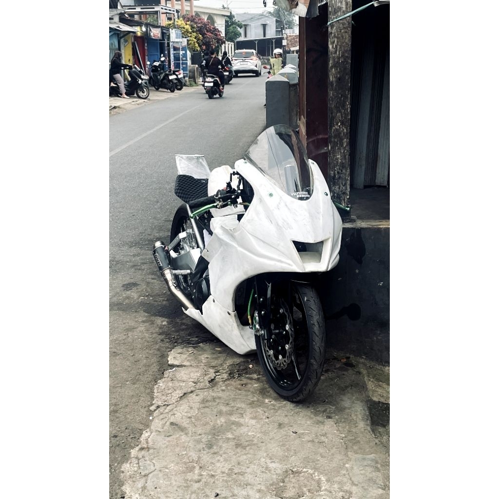 Body Balap R15 V3 Model R25