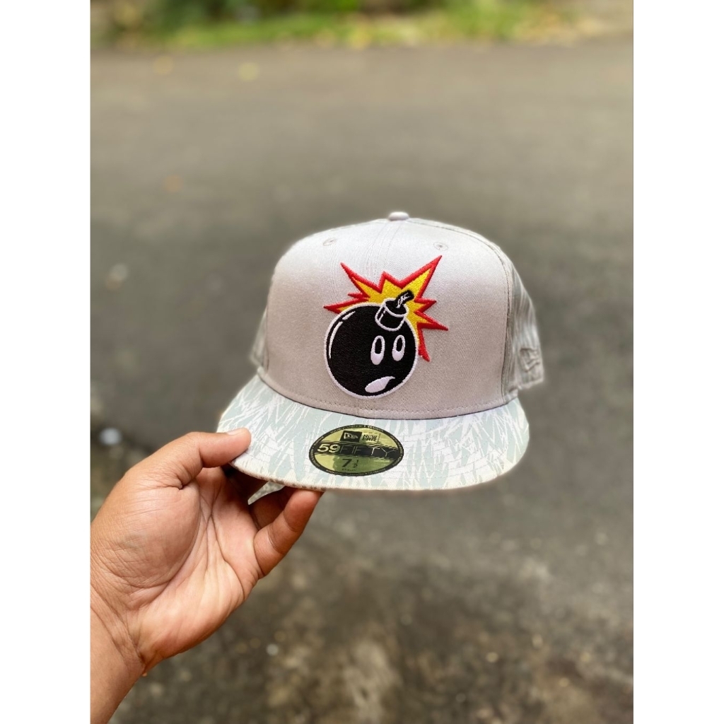 Topi Second Branded Original New Era Snapback Bomb