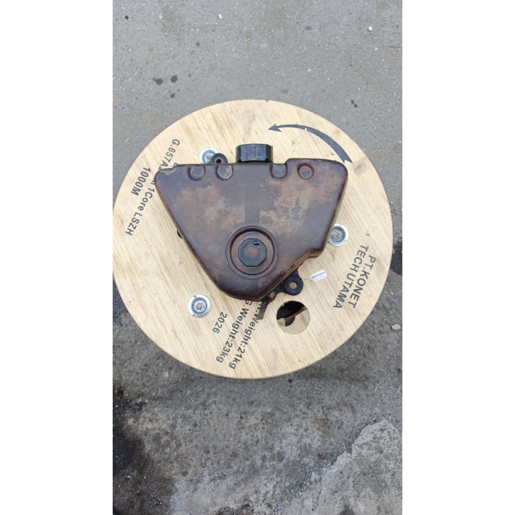 Tempat Oli Samping Suzuki A100 Tua,Botol oli samping Suzuki A100 Tua,Bak Oli Samping Suzuki A 100 tu