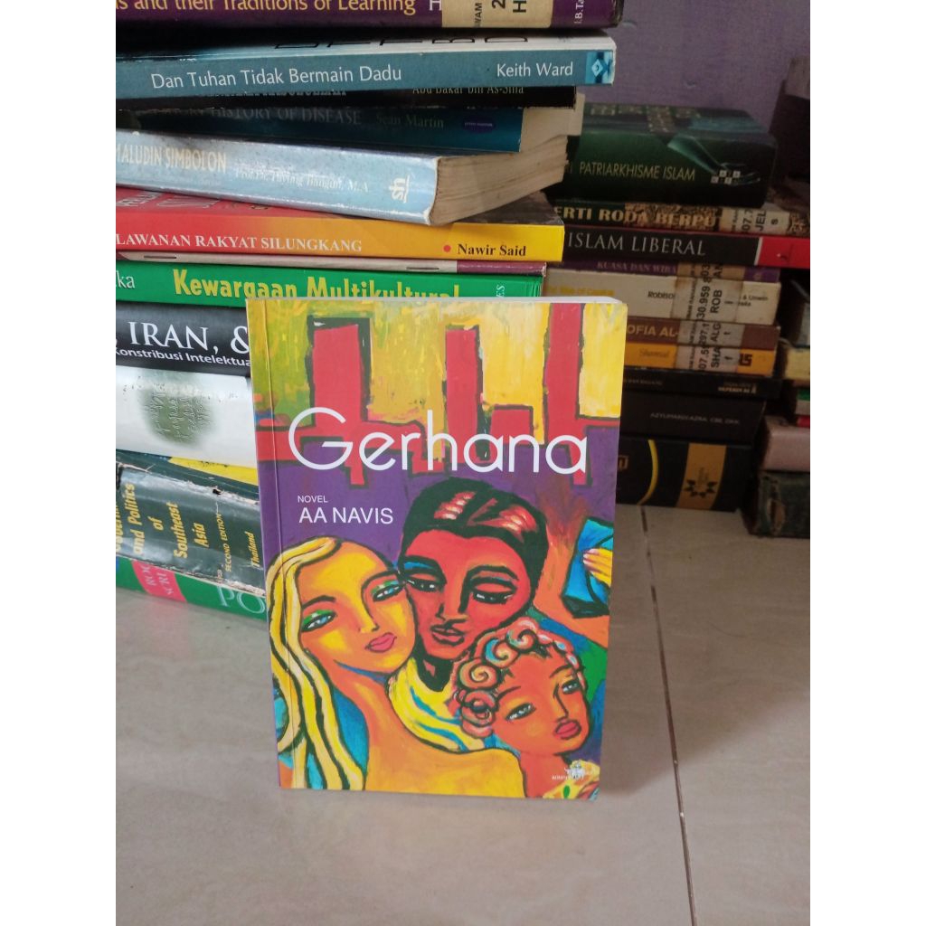 Gerhana Novel AA Navis