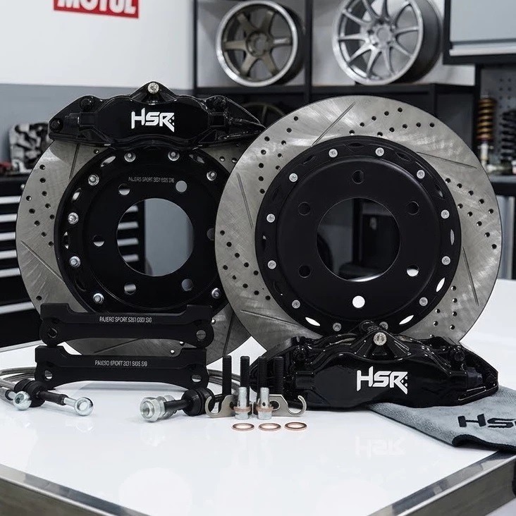 BBK BLACK HSR 4 PISTON MZ9200 FRONT 330X28 DRILLED SLOTTED PAJERO SPORT 2021 BBK BREMBO HSR