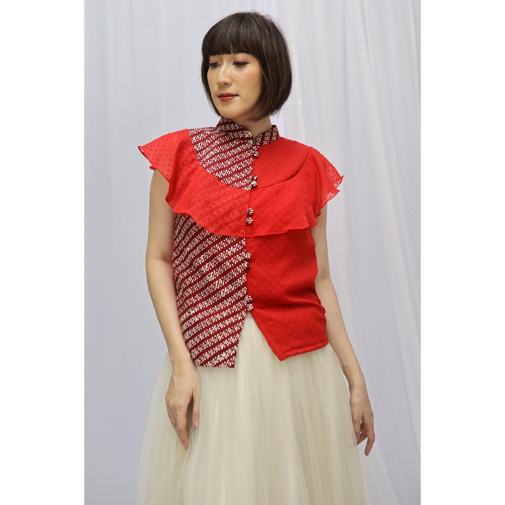 DHIEVINE BATIK Danurdara Parang Merah Kebaya