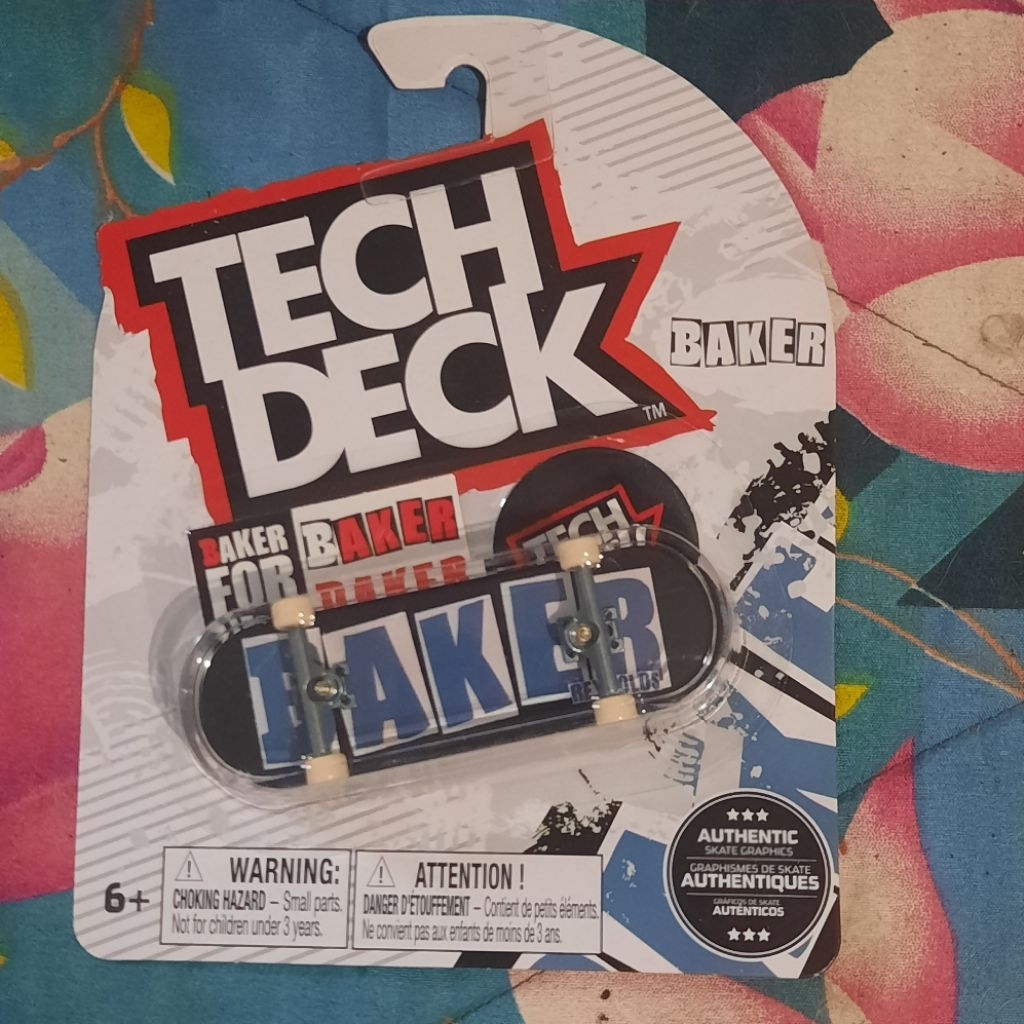 Tech deck baker fingerboard