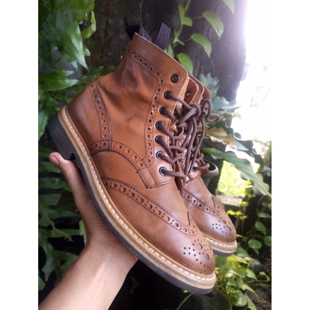 wingtip leather boots size 39