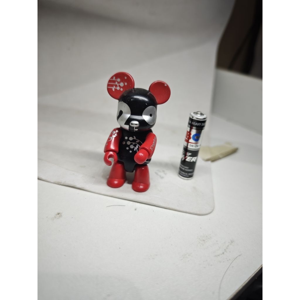 [READY] koleksi pajangan figure Bear Red Qee K1ngsston limited rare