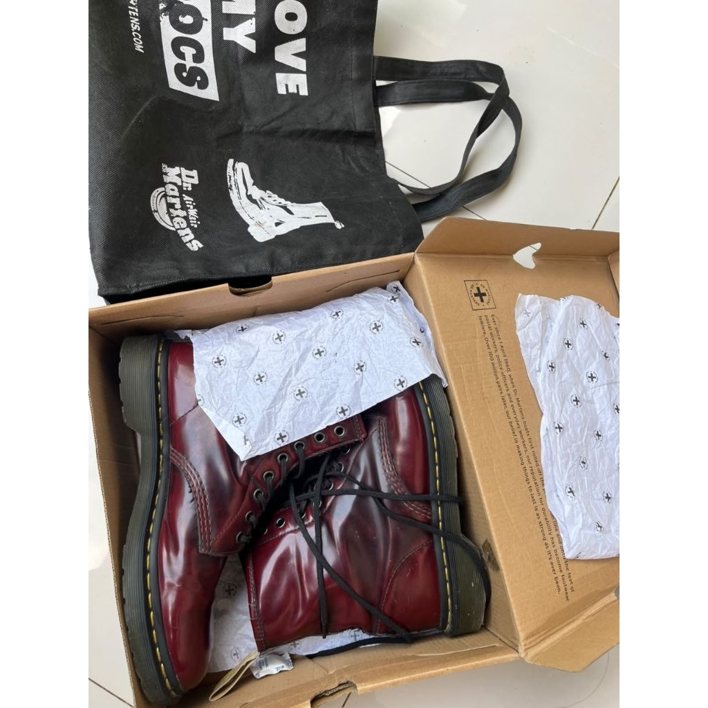 Dr martens vegan 1460 cherry red