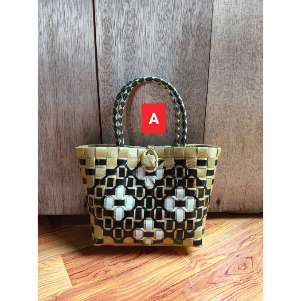 Tas ayaman plastik handmade sovenir
