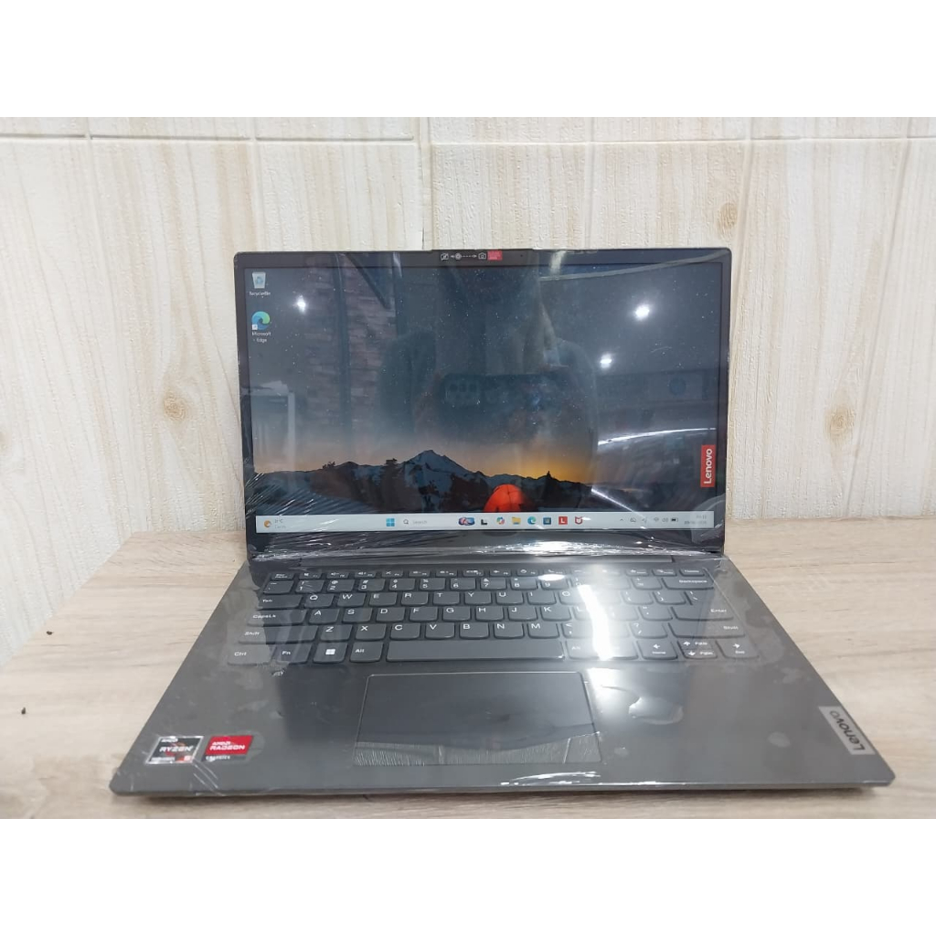 LENOVO IdeaPad  /RYZEN 5 7430U/Ram 16GB/SSD 512 GB  LAYAR OLED