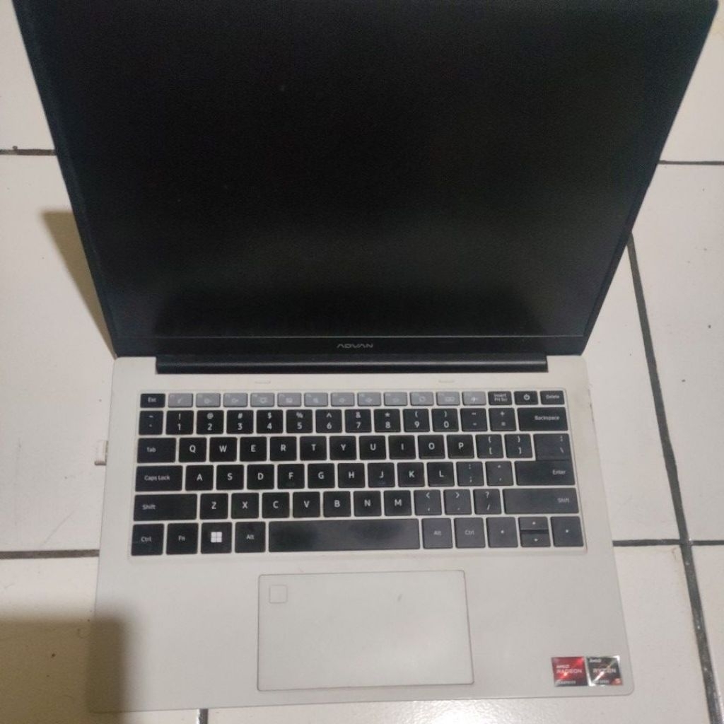 laptop advan ryzen 5 amd radeon