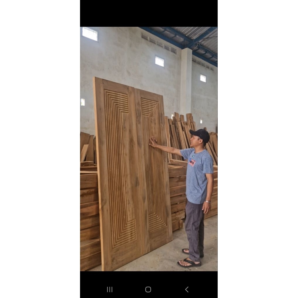 Pintu motif anyaman kuputarung