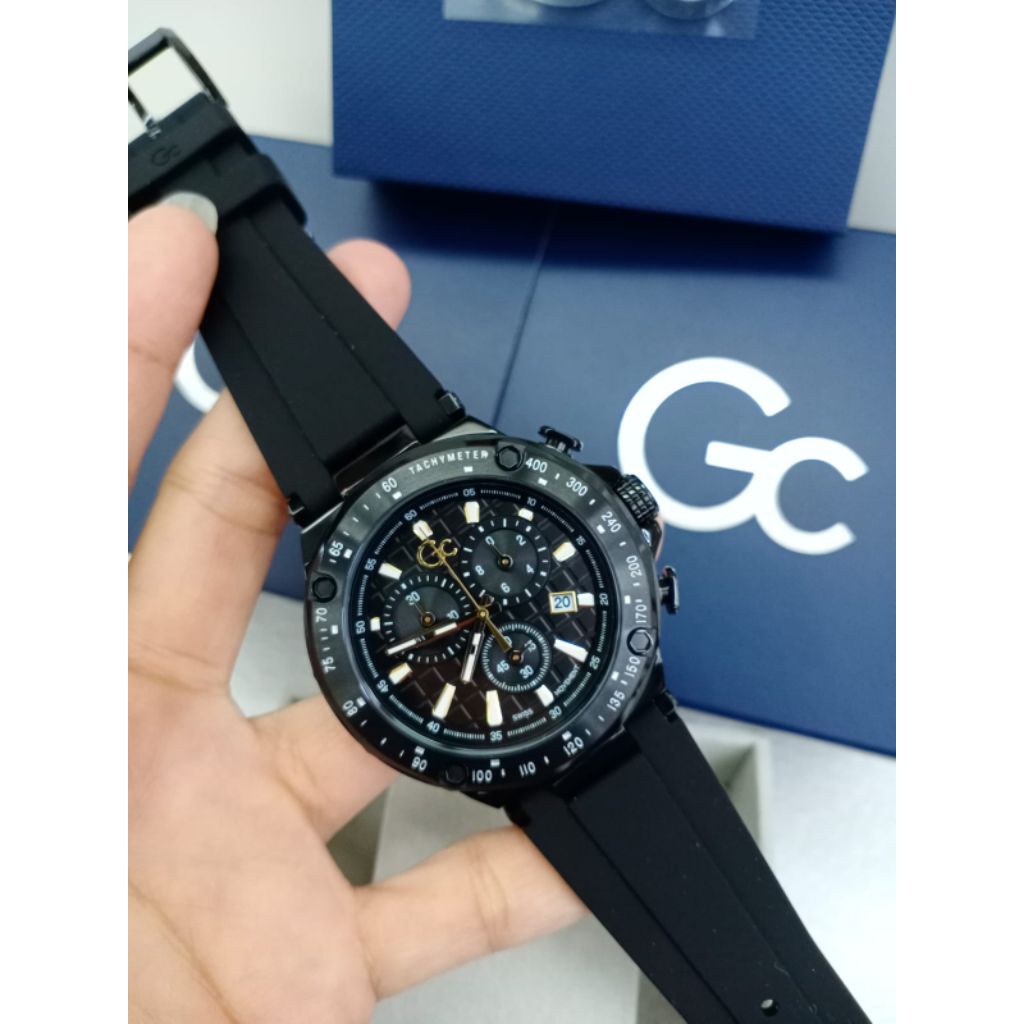 Guess Collection Gc Y81008G2MF Jam Tangan Pria Original Swiss Movement Chronograph Strap Karet Hitam