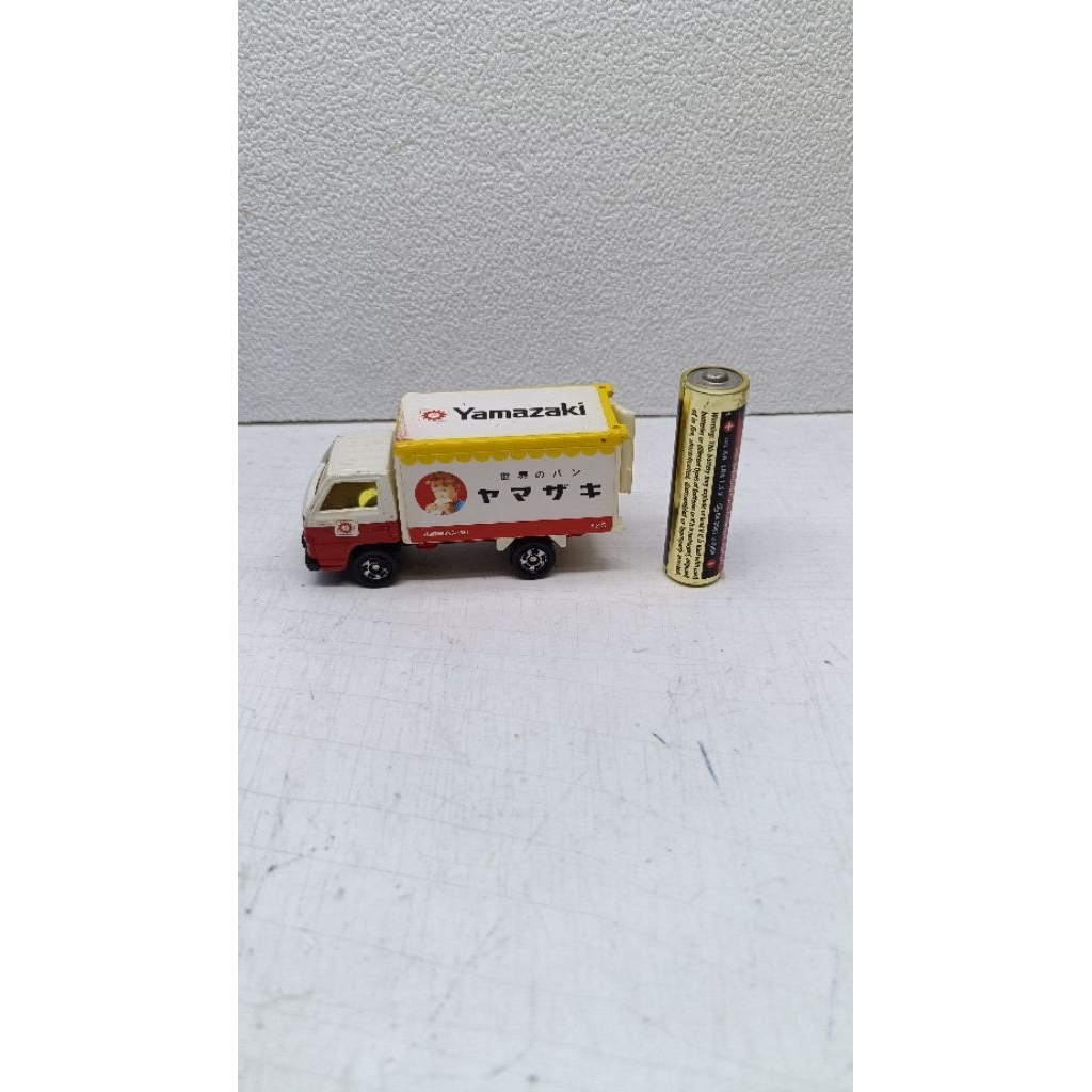 MOBIL DIECAST TOMICA YAMAZAKI BREAD TRUCK