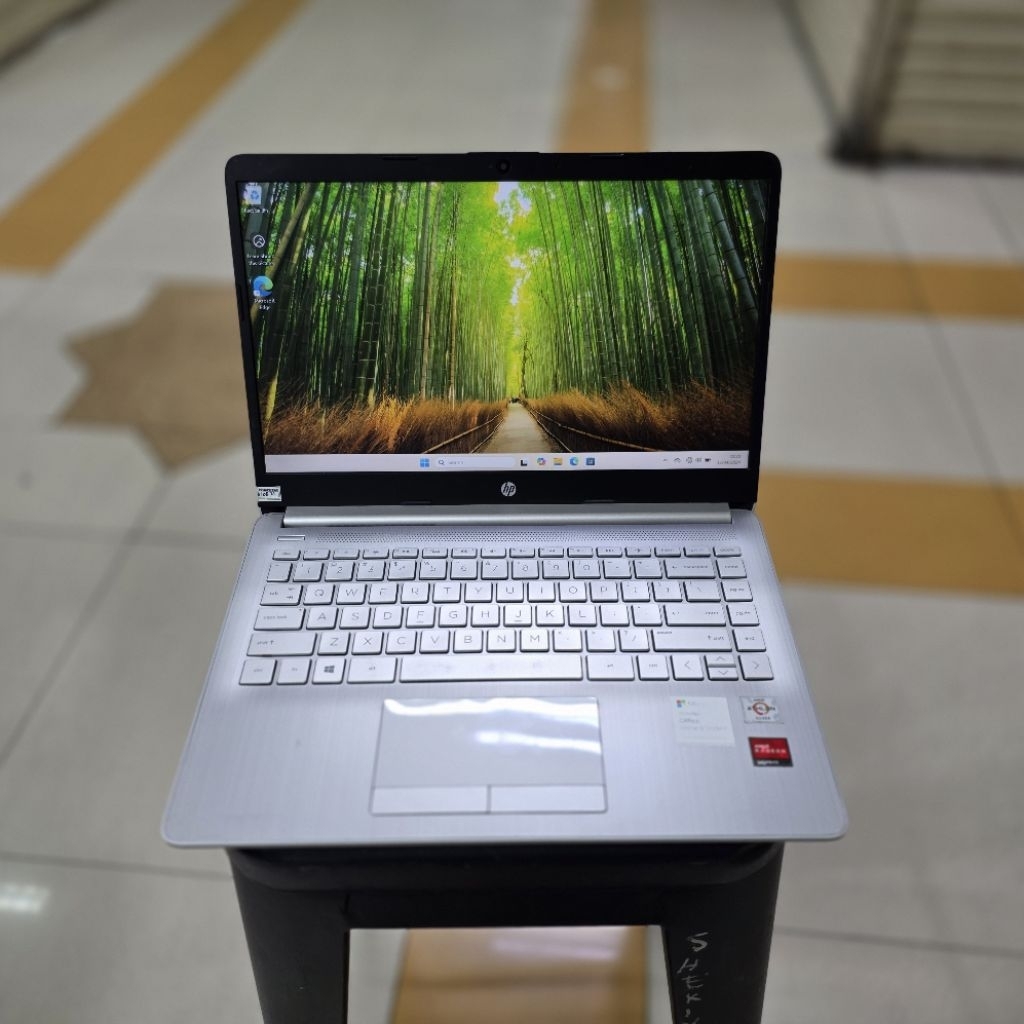 HP 14S AMD ATHLON SILVER 3050 RAM 4GB SSD 256GB