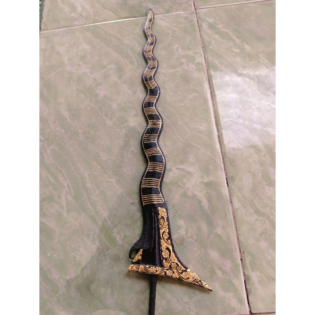 keris sengkelat kinatah