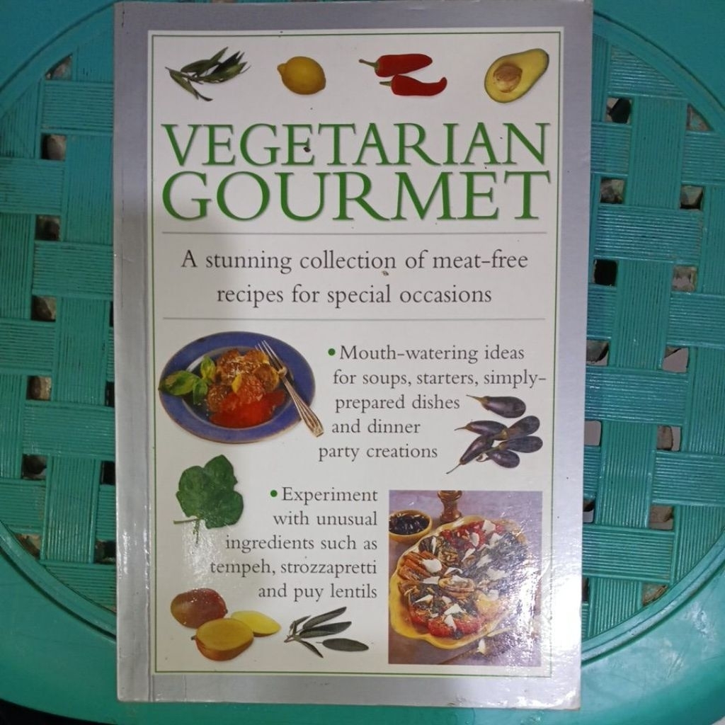 Vegetarian Gourmet", sebuah buku resep masakan tanpa daging (meat-free)