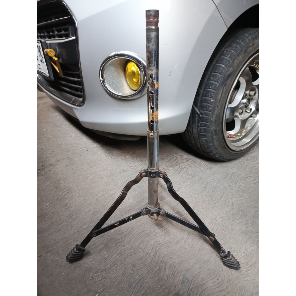 Kaki kursi drum bekas