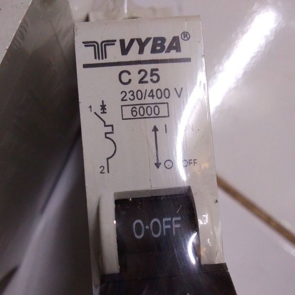 MCB VYBA C 25