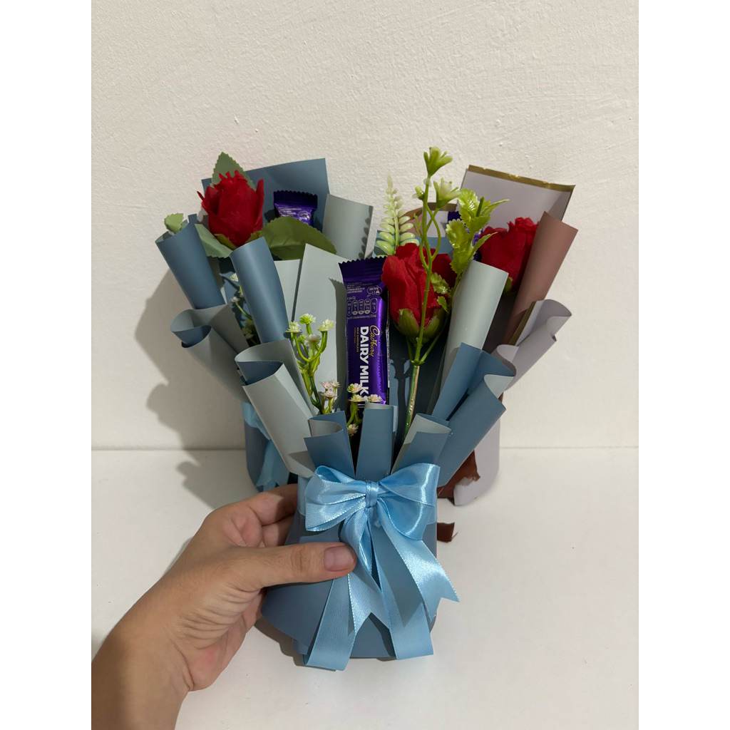 bucket valentine / bucket hari valentine / bujet coklat valentine / buket coklat / Bucket Hari Guru 