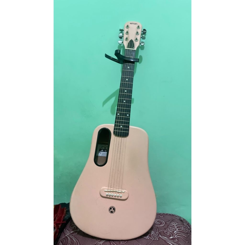 gitar akustik  klasik