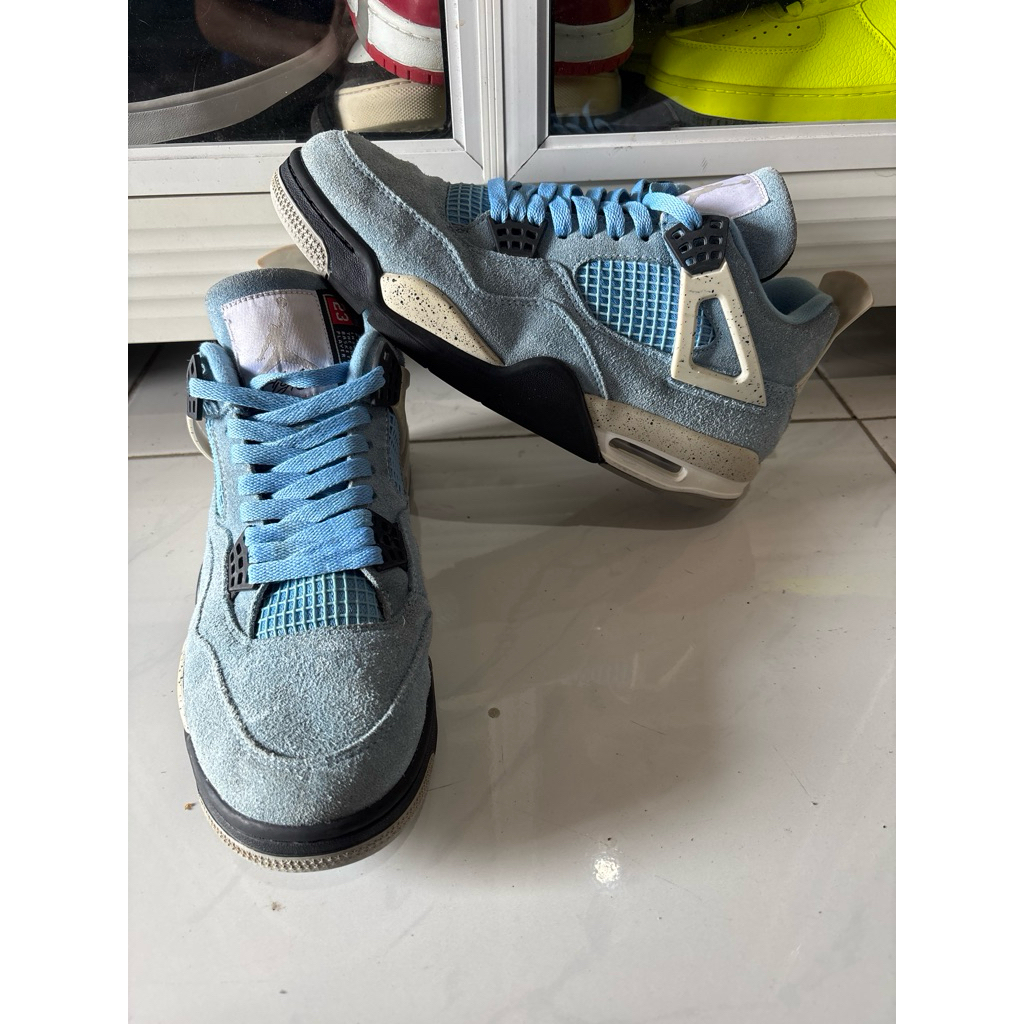 Jordan 4 “university-blue” size 43/27.5cm