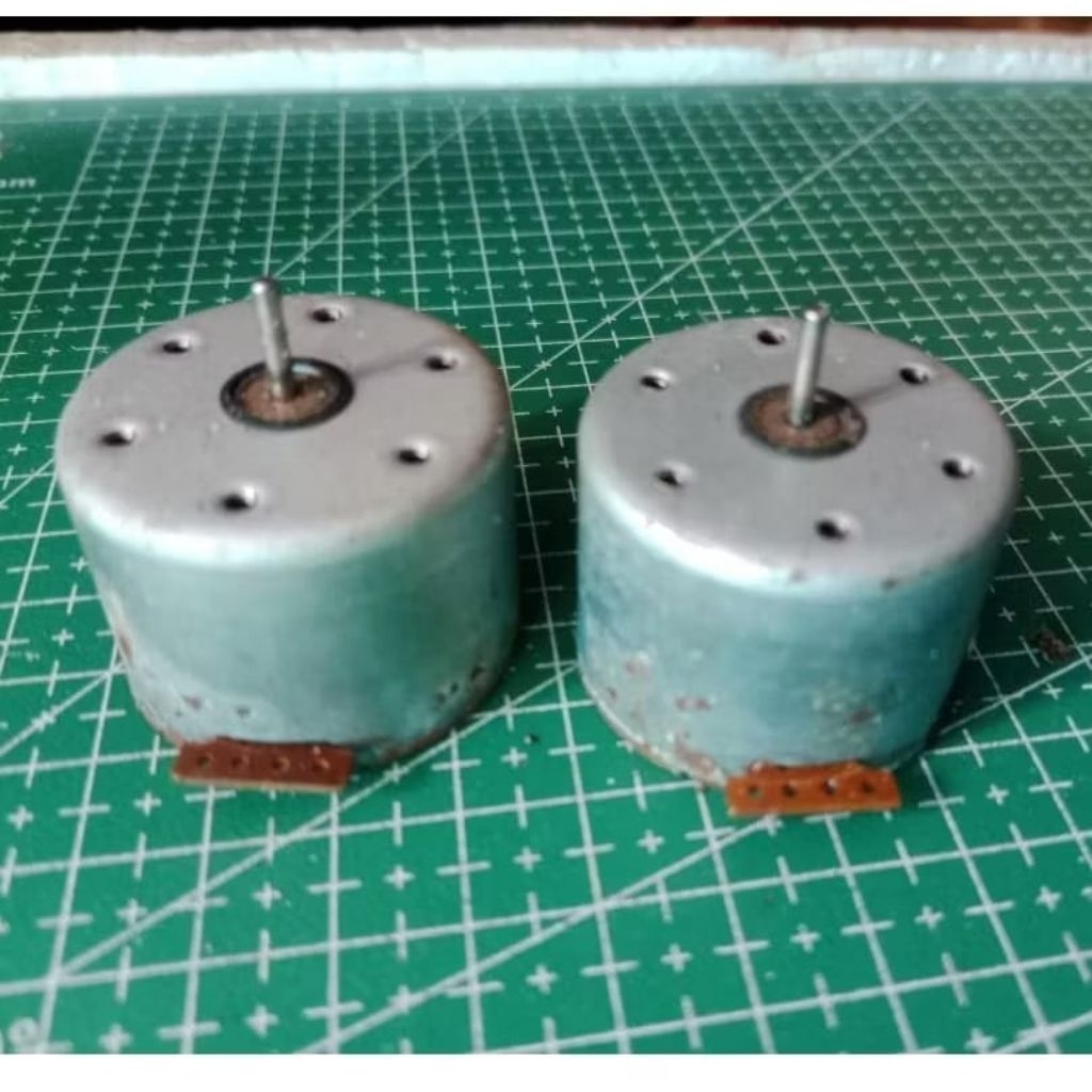 Dinamo Tape Ukuran Besar 4 Pin 12V DC 3000 RPM