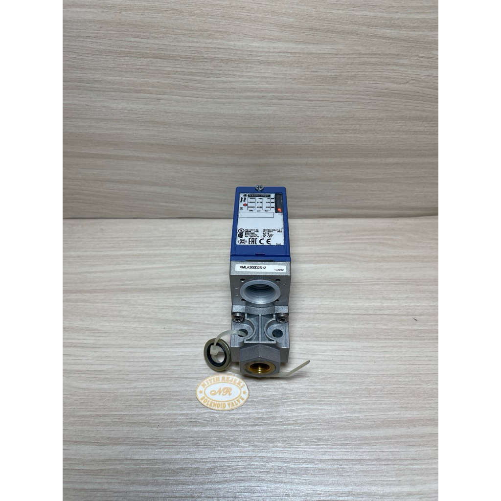 PRESSURE SWITCH TELEMECANIQUE XMLA300D2S12 300BAR