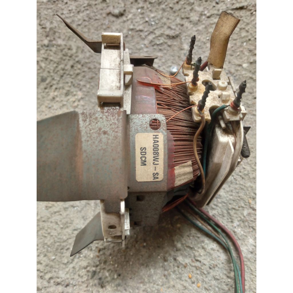 Yoke, konde TV tabung cembung 20inc merk Sharp, leher kecil, normal.