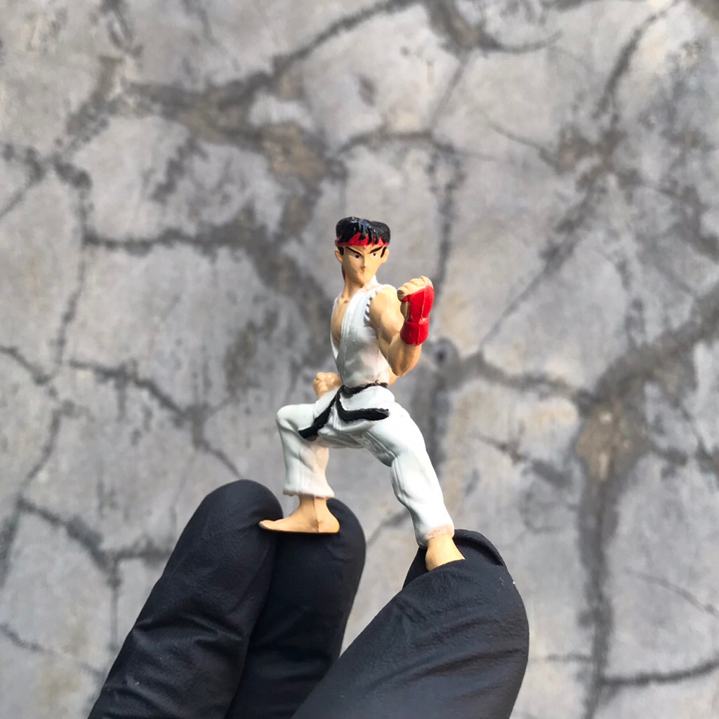 STREET FIGHTER II RYU MINI FIGURE BANDAI CAPCOM 1993 VINTAGE - PRELOVED