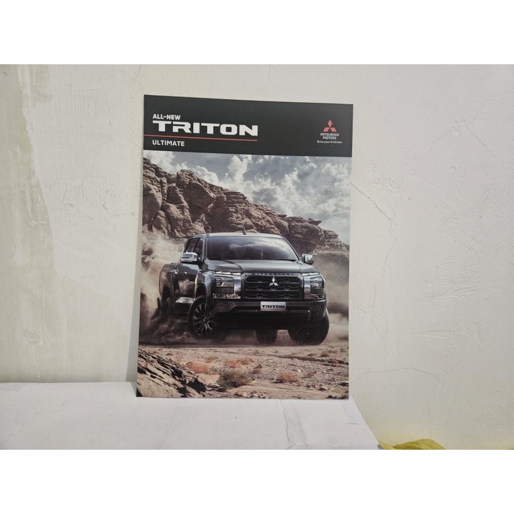 brosur katalog mobil mitsubishi triton ultimate 2024 leaflet