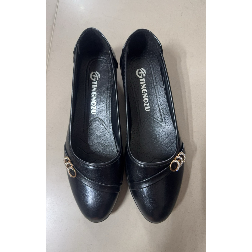 Pansus wanita tumit code : 123e
