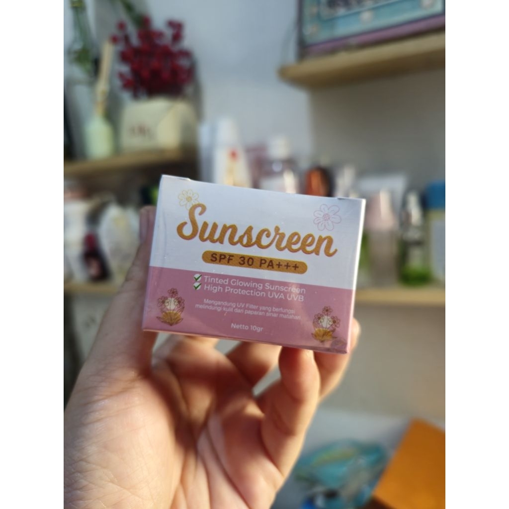 Reisha Glow tinted sunscreen by Reishaglow